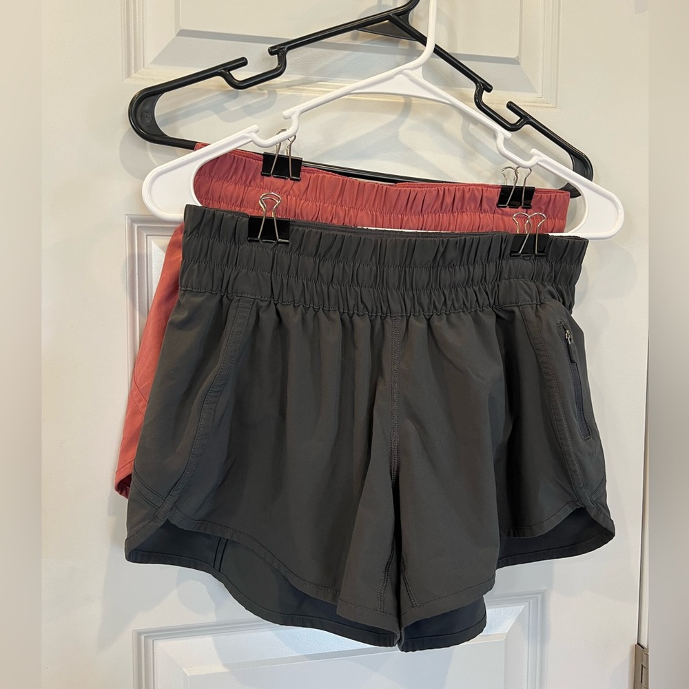 Lululemon Tracker Shorts 4” (set of 2)